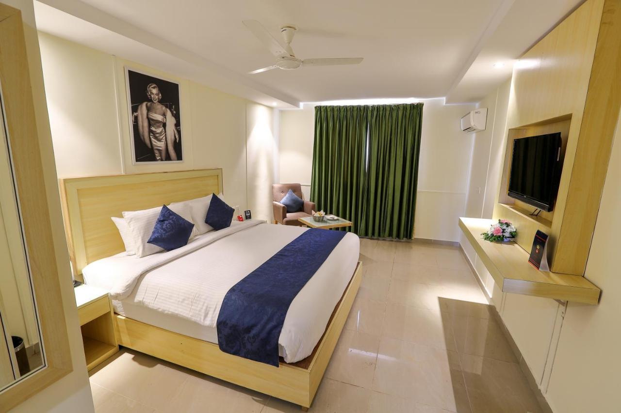 Zip By Spree Hotels Hyde Goa 칸돌림 외부 사진